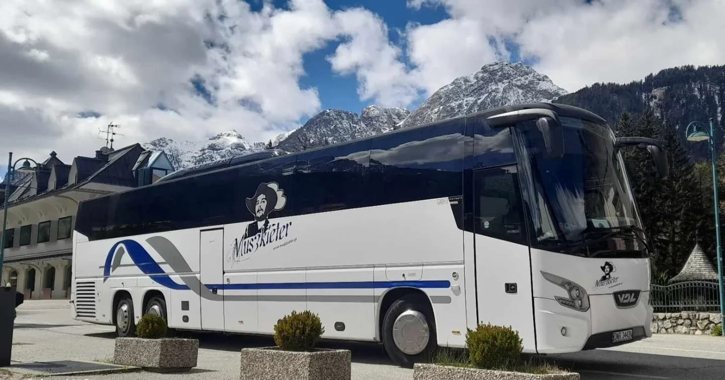 7 rzeczy do sprawdzenia zanim wynajmiesz autokar — nie daj się oszukać - poradnik